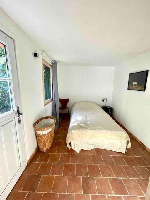 Charmante Maison Dans Jardin, Calme, 55M2- 2Ch, Metro, Tres Proche Paris Vitry-sur-Seine Exterior photo